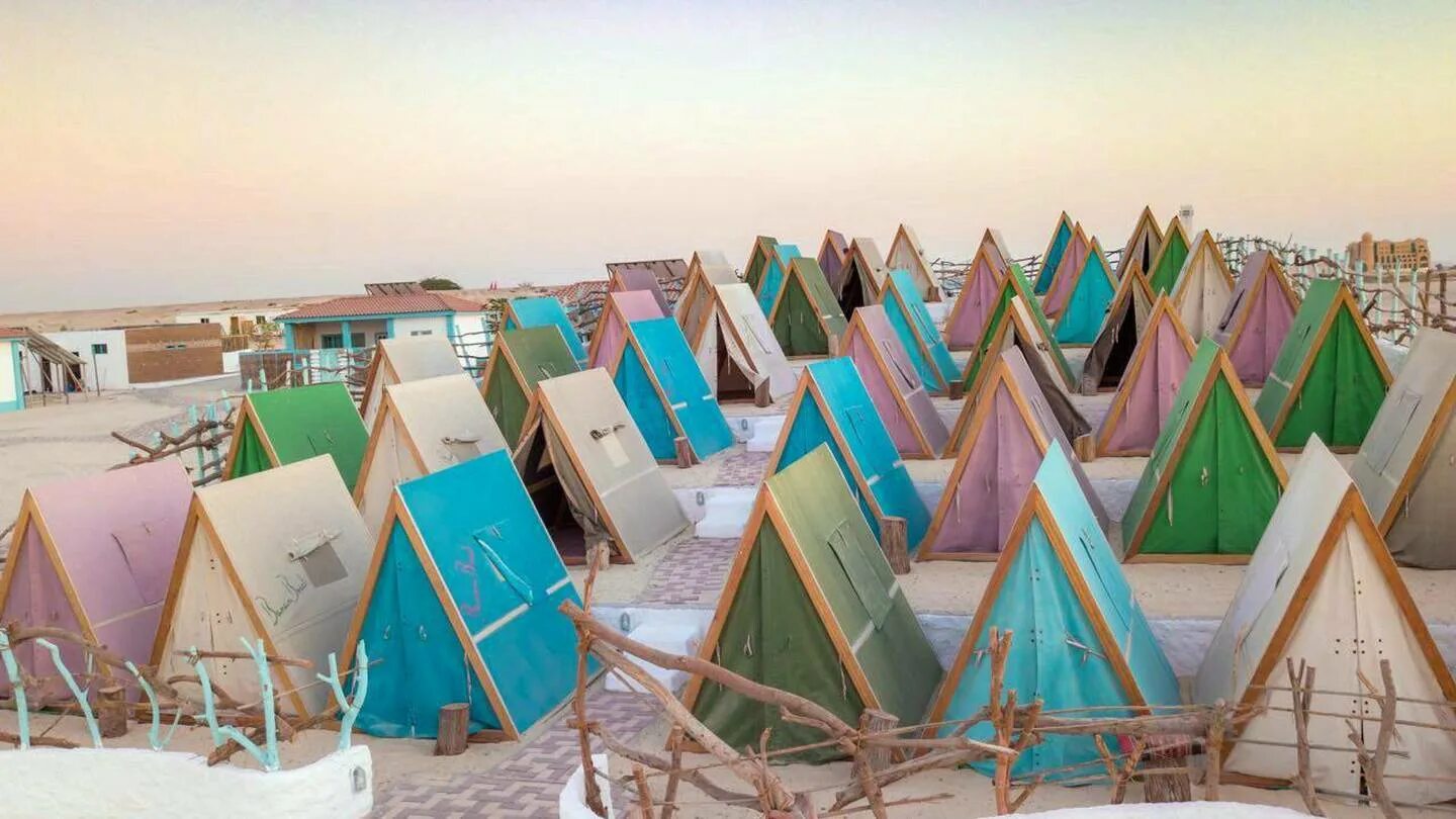 Глэмпинг Дубай. Дубай пляж Jebel Ali Beach. Глэмпинг в пустыне Дубай. Dubai camp