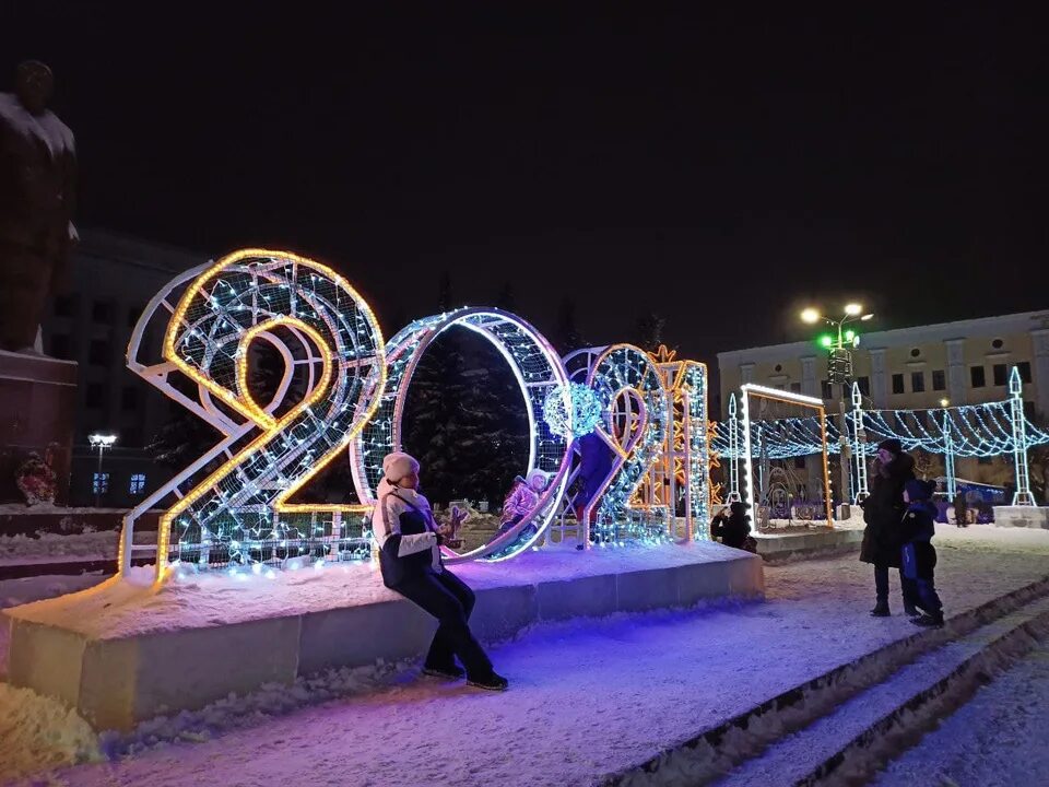 2021 год театра. Театральная площадь Киров 2022. Театральная площадь Киров 2023. Театральная площадь Киров 2021. Театральная площадь Киров 2020.