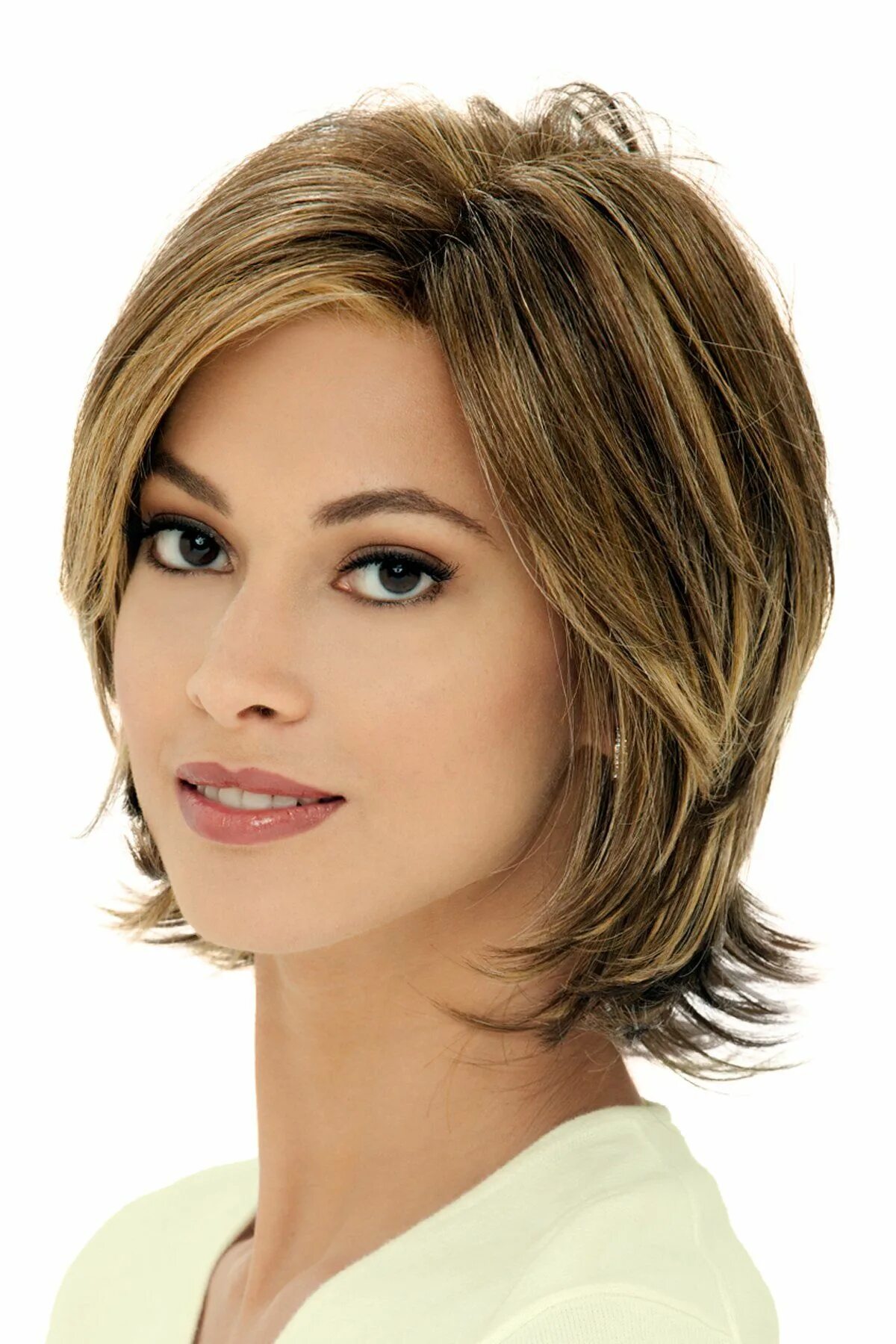 Стрижка шегги гаврош. Стрижки на короткую длину. Пикси гаврош гарсон. Стрижка каприз гаврош боб. Градуированный боб каскад.