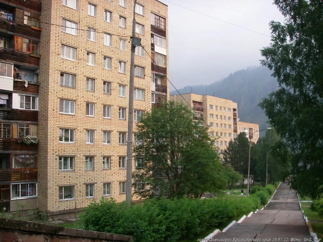 Квартиры в дивногорске красноярский край. Комсомольская 3 дивногорск. Саянская улица дивногорск. Школьная 3 дивногорск. Нагорная 4 дивногорск.