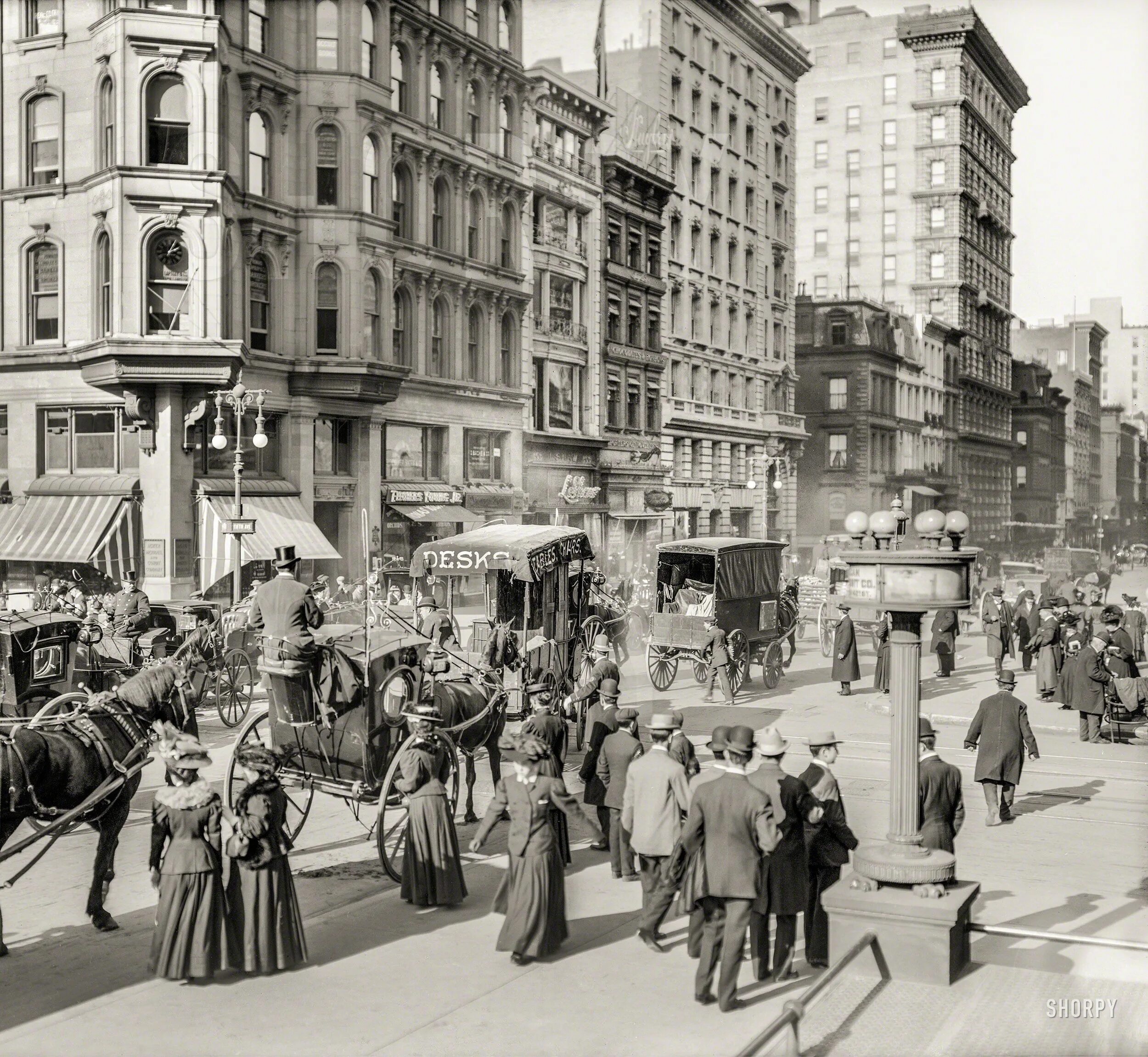 История фотографии 20 века. Нью Йорк 19 век. Нью Йорк 1908. Нью Йорк 1905 год. Малберри-стрит, Нью-Йорк, 1900 год:.