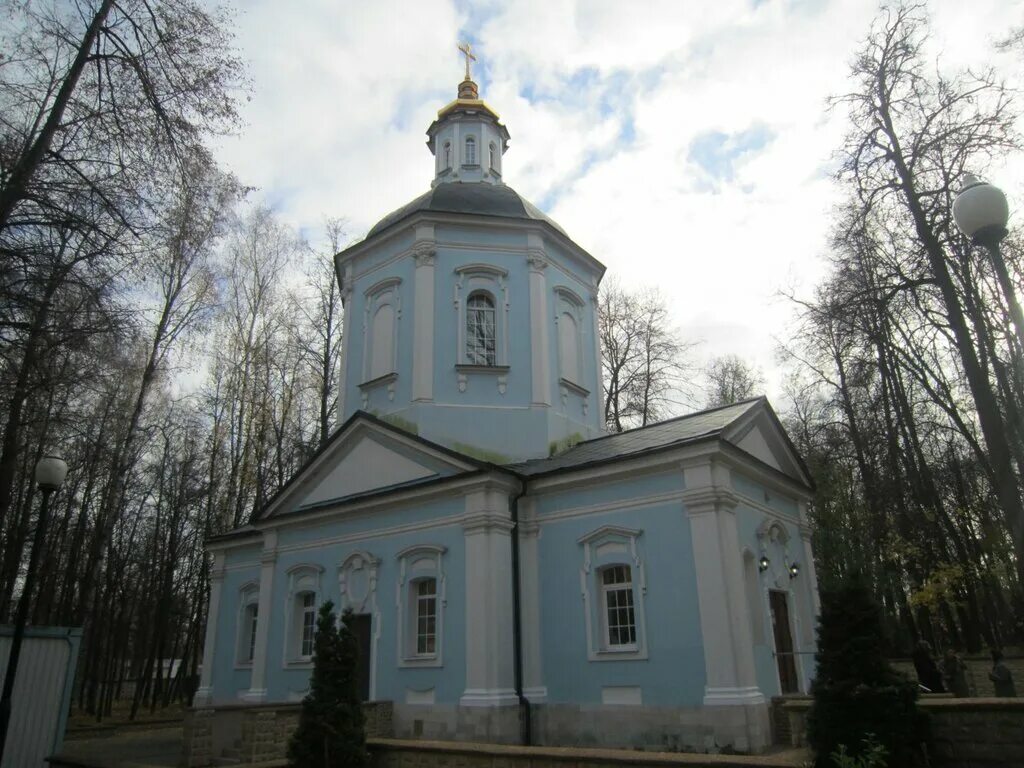 Усадьба Черёмушки-Знаменское храм. Знаменская Церковь в Черемушках. Церковь в усадьбе Черёмушки-Знаменское. Церковь знамения в усадьбе Черемушки. Черемушки знаменское