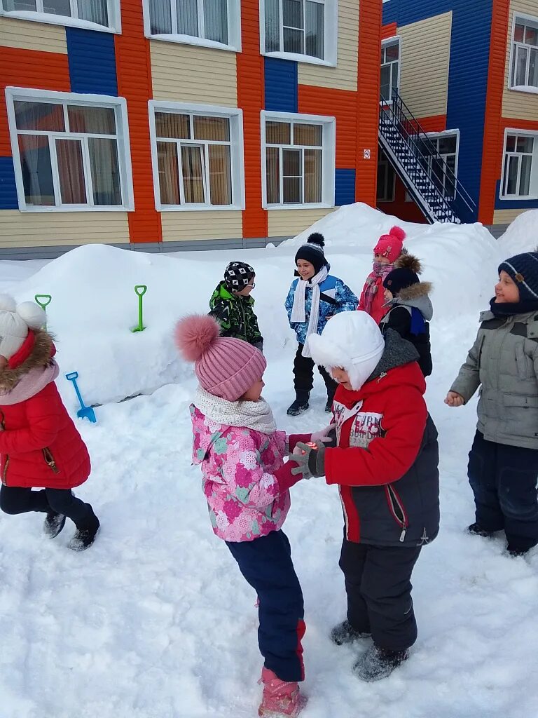 Мероприятие зимние забавы в детском саду. Зимняя прогулка в детском саду. Зимние развлечения для детей в детском саду. Зимние игры для детей. Зимние развлечения для детей в детском саду.