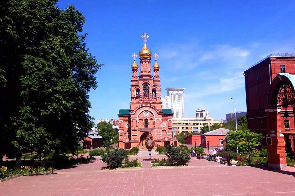 Храм святой матроны в москве. Ставропигиальный монастырь матроны московской. Донской ставропигиальный мужской монастырь москва. Храм покровский монастырь матрона московская. Покровский ставропигиальный женский монастырь.