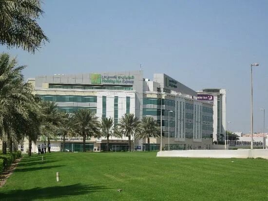 Отель Holiday Inn Express Dubai Jumeirah. Holiday Inn Express Dubai Safa Park. Холидей ИНН экспресс Дубай 2 звезды. Бур Дубай Holiday Inn Express Jumeirah 2*. Holiday inn safa