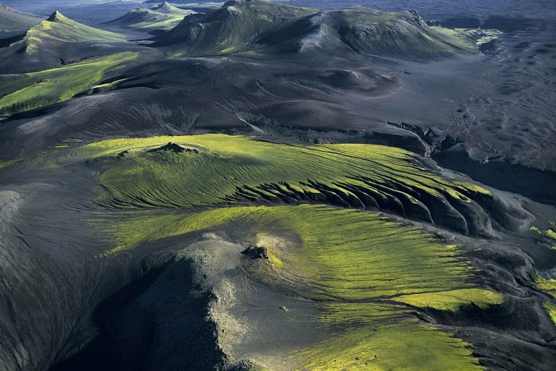 Красивые места на земном шаре. Вулканические поля Исландии.