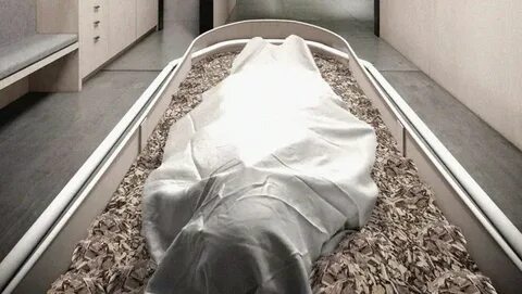 После умершего человека