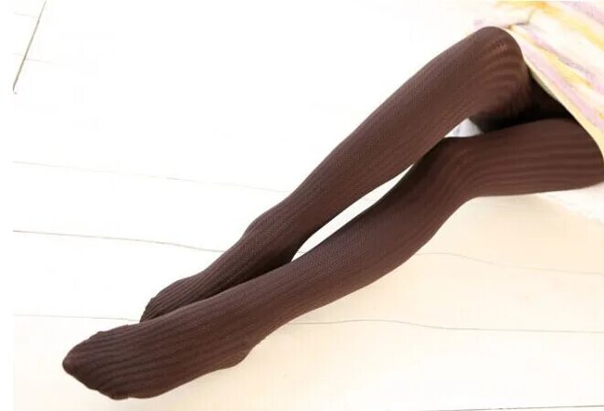 Светло коричневые колготки. Allure колготки. Светло коричневые колготки. Светло коричневые колготки. Колготки черно коричневые.