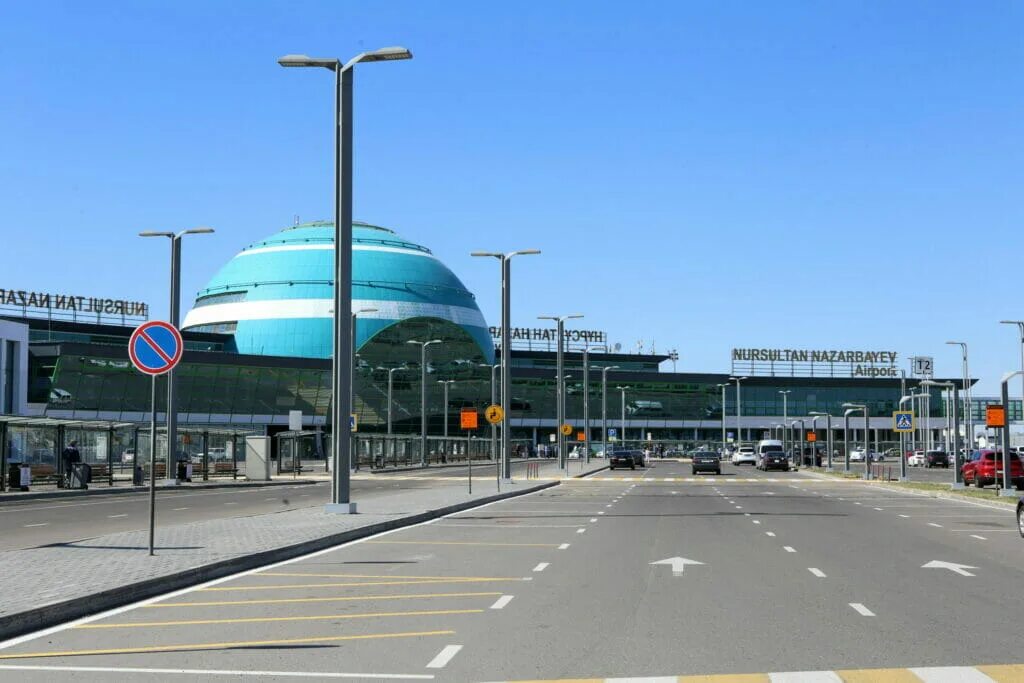 Астана аэропорт цены. Аэропорт Астана. Аэропорт Астана Жанадария 10. Астана аэропорт внутри. Аэропорт Астана фото.