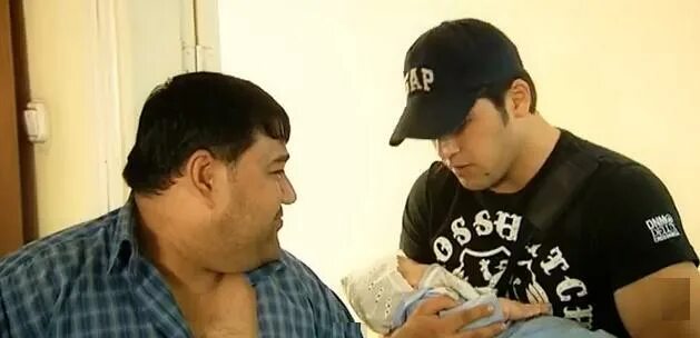 дагестанские дети. отец папаша дада узбекфильм на русском языке. узбекский папаша. папа на узбекском. узбекский папаша.