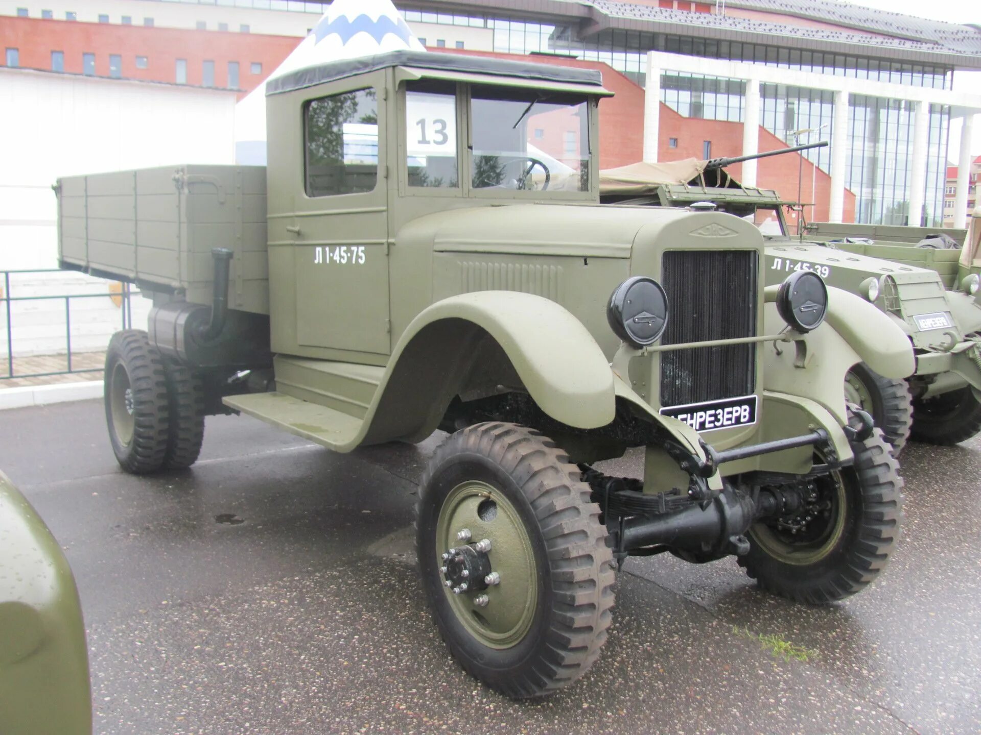 Грузовик 32. ЗИС-32 грузовой автомобиль. Полноприводный ЗИС-5. ЗИС 32 полноприводный. ЗИС-5 грузовой.