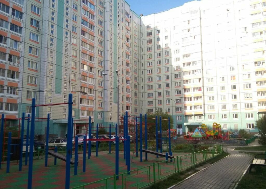 Автобус е99 захарьино. Микрорайон кузнечики подольск. Больница подольск кузнечики. Прямокрылые саранча. Маршрут 1231 аннино кузнечики.