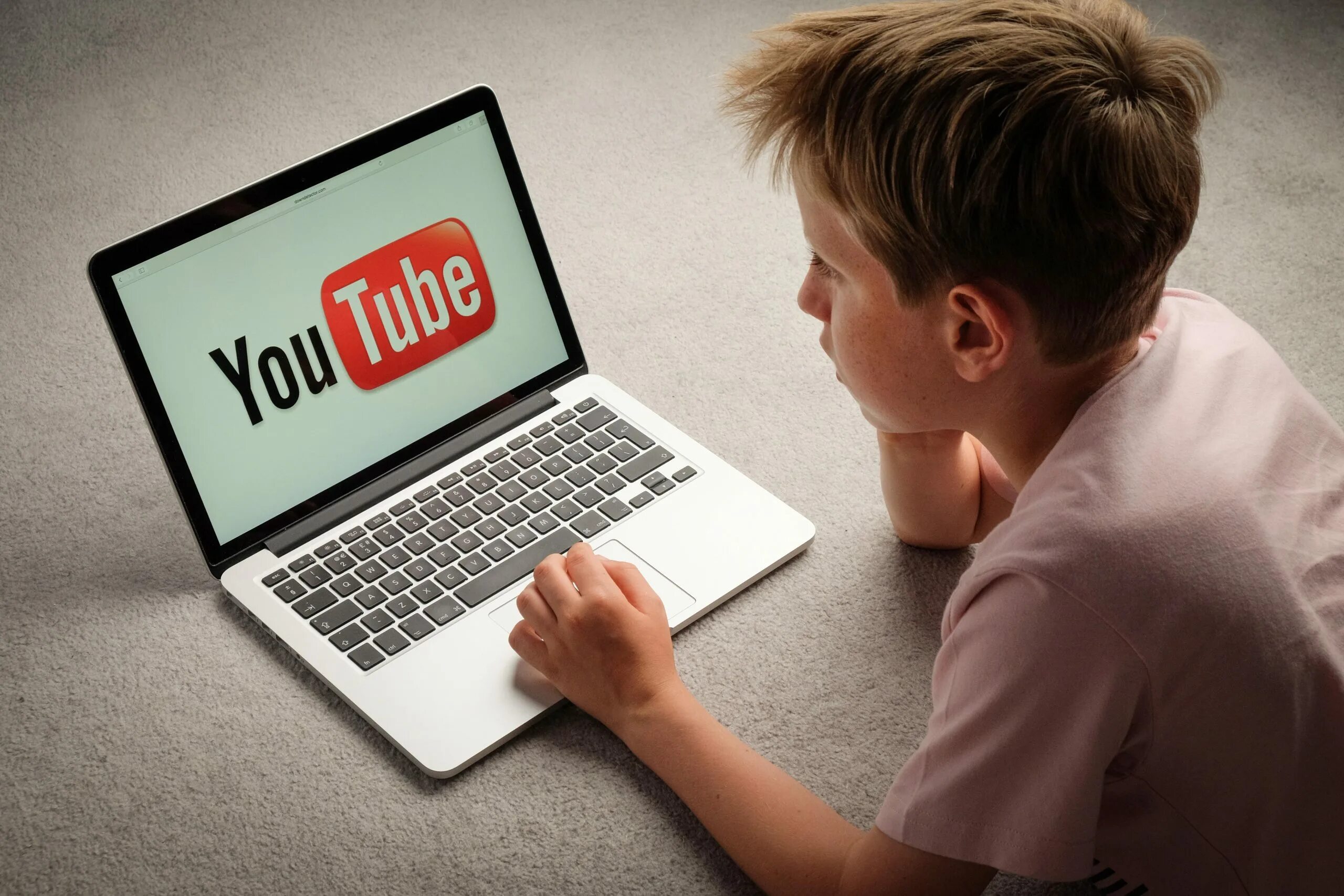 Контент для детей. Ютуб детям. Youtube детский контент. Интересный контент для детей.