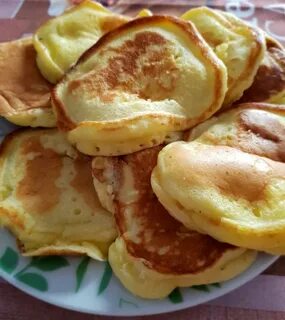 Оладушки с яблоками на молоке с дрожжами