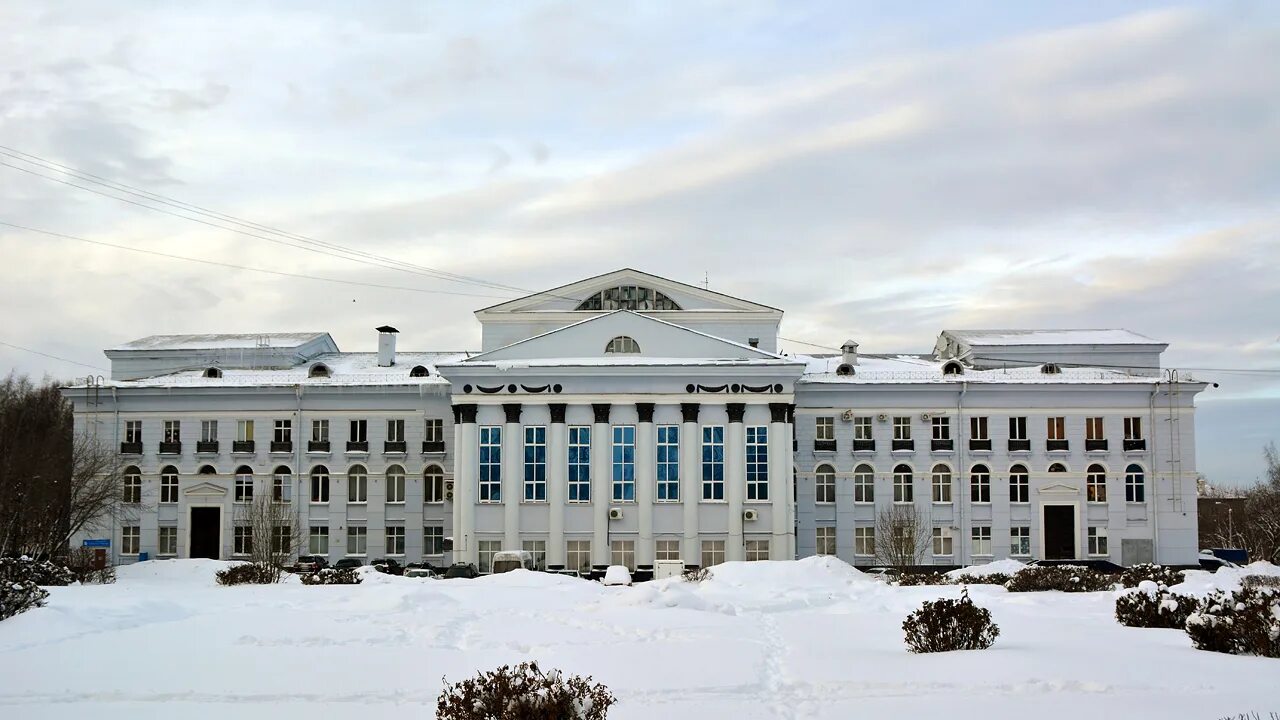 Кдц пермь. Дворец культуры имени в. и. Ленина (Пермь). Уральская 93 Пермь. Дворец Ленина Пермь. ДК им Ленина Пермь.