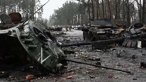 Российский танк уничтожает