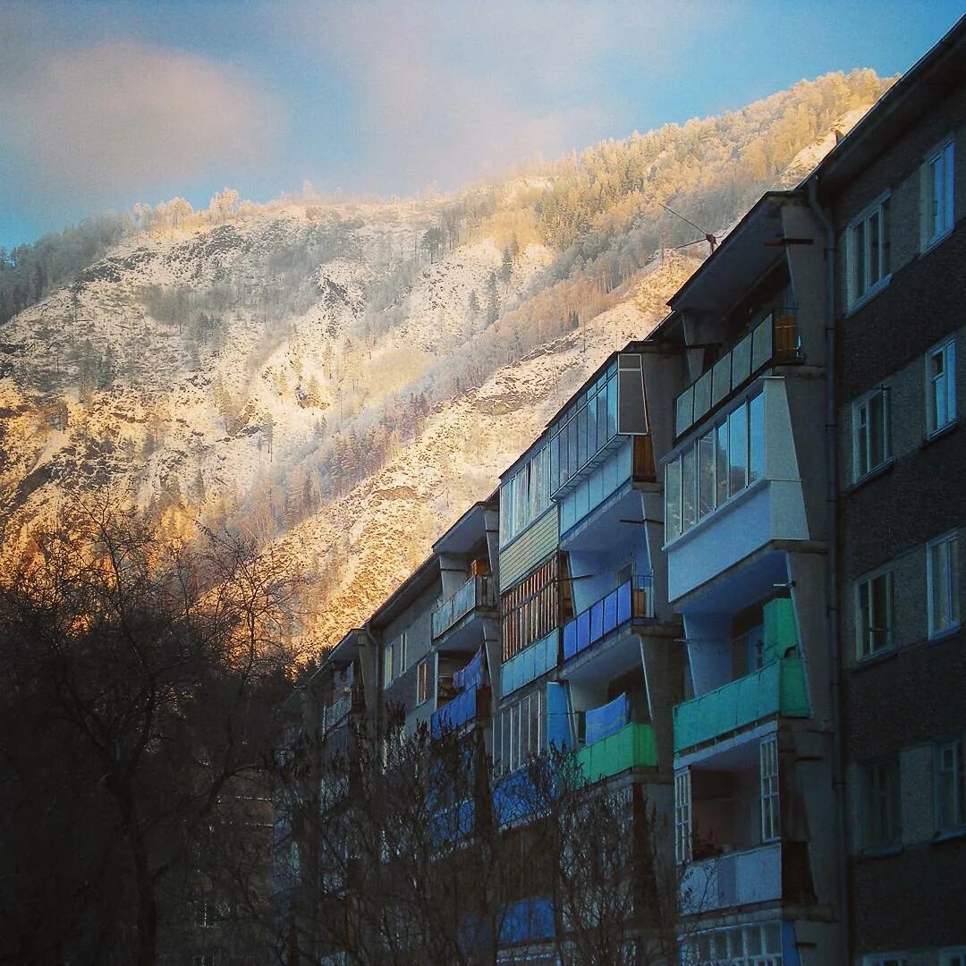 Черёмушки Хакасия. Пгт Черемушки Хакасия. Саяногорск пгт Черемушки. П Черемушки Республика Хакасия. Линза по дороге из саяногорска в черемушки