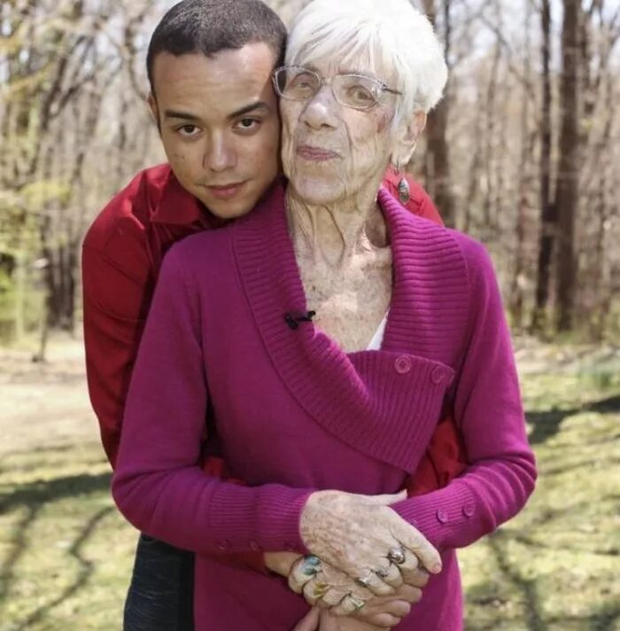 Кайл Джонс и 91-летняя Марджори. Необычные пары. Самые необычные пары. Необычные супружеские пары.