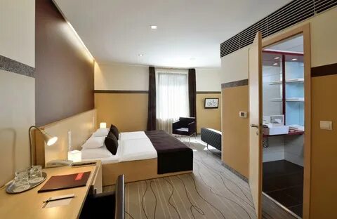 Hotel up