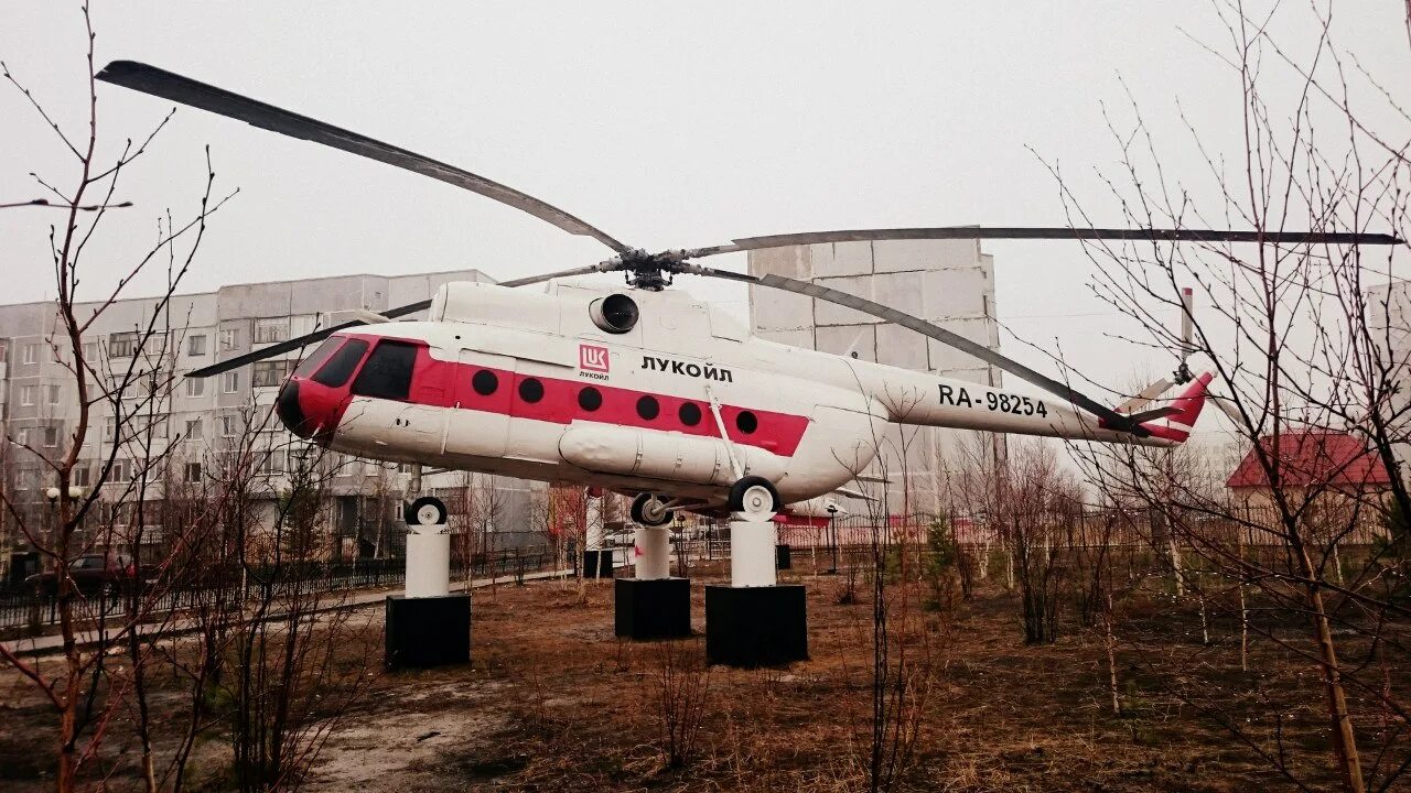 Погода в покачах на 10 дней. Покачи достопримечательности. Площадь Покачи города. Достопримечательности города Покачи. Памятники в Покачах.