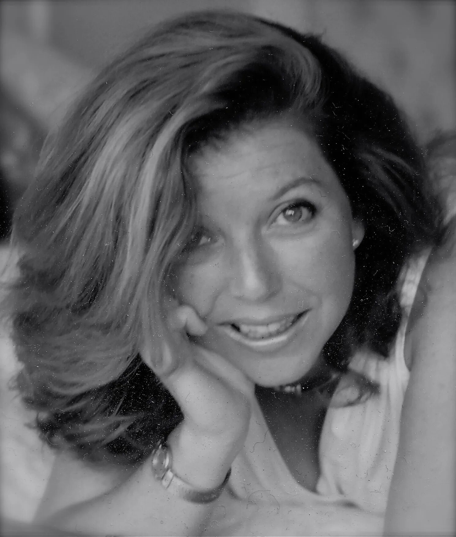 Холли аирд британская певица. Фото холли эйрд. Мириама макдауэлл. Холли аирд. Аирд.