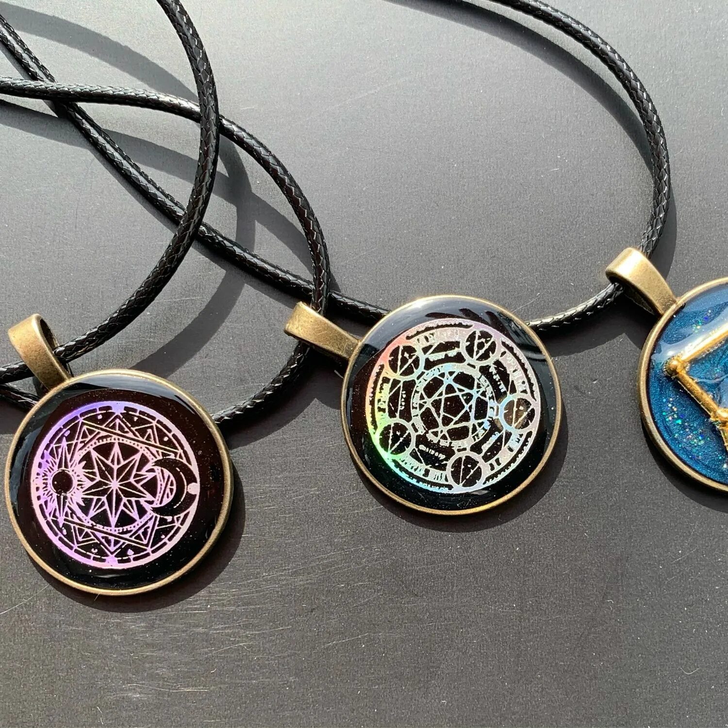 Интерьерный медальон. Панагия камея византия. Медальоны синдиката. Медальоны синдиката. Медальоны синдикатов варфрейм.