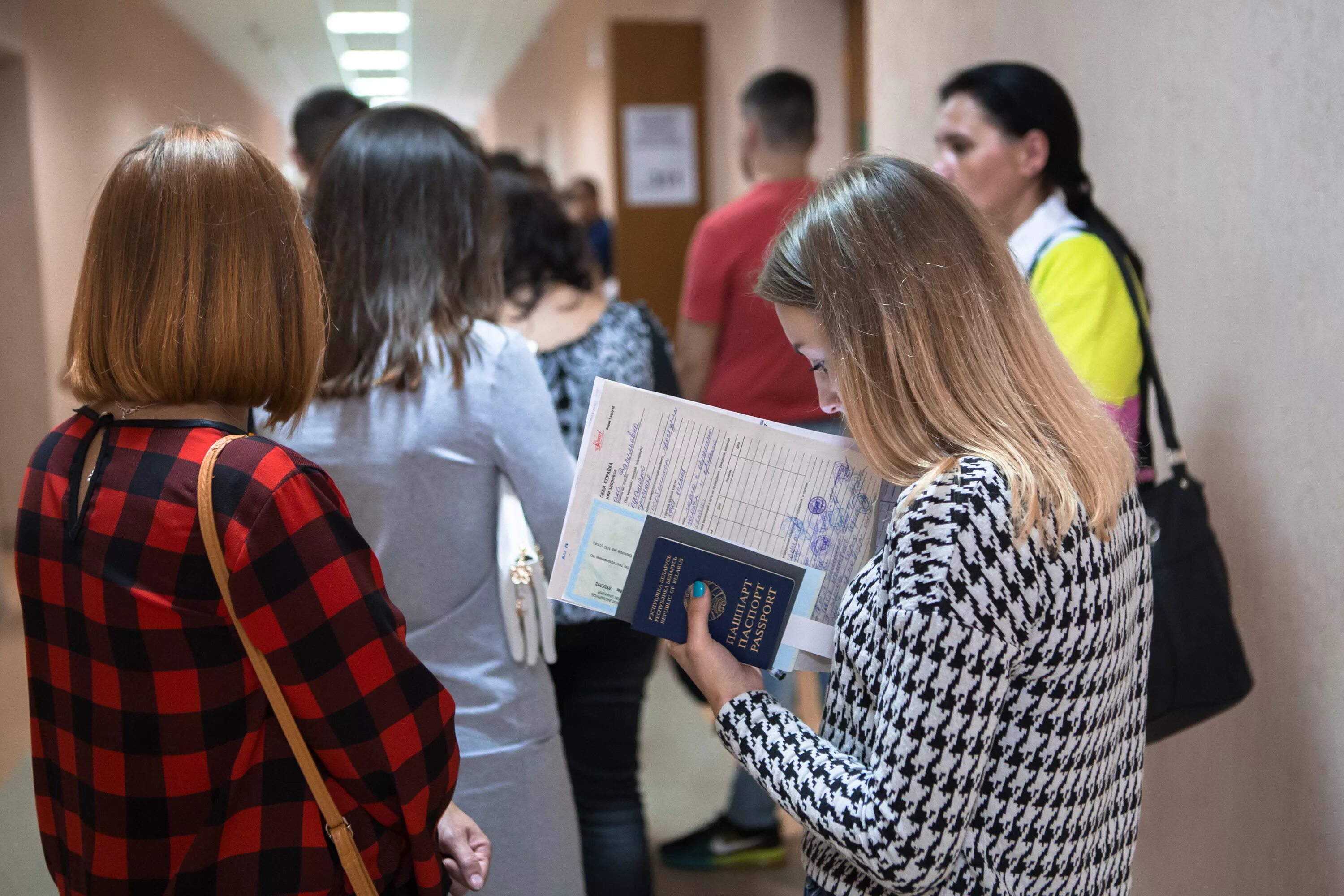 Абитуриент беларусь. ЦТ экзамен в Беларуси. ЦТ абитуриенты. Поступление в вуз. Вступительная кампания.