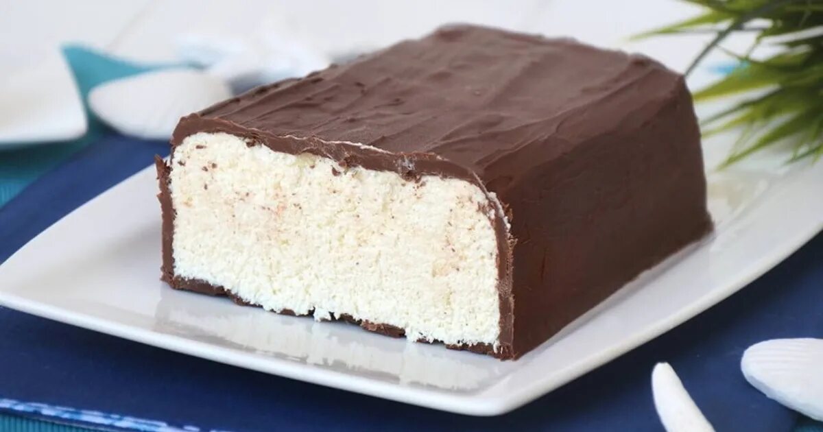 Вкуснейший торт пломбир. Кокосовый торт баунти. торт баунти с кокосовой стружкой. торт шоколад кокос баунти. торт мороженое баунти.