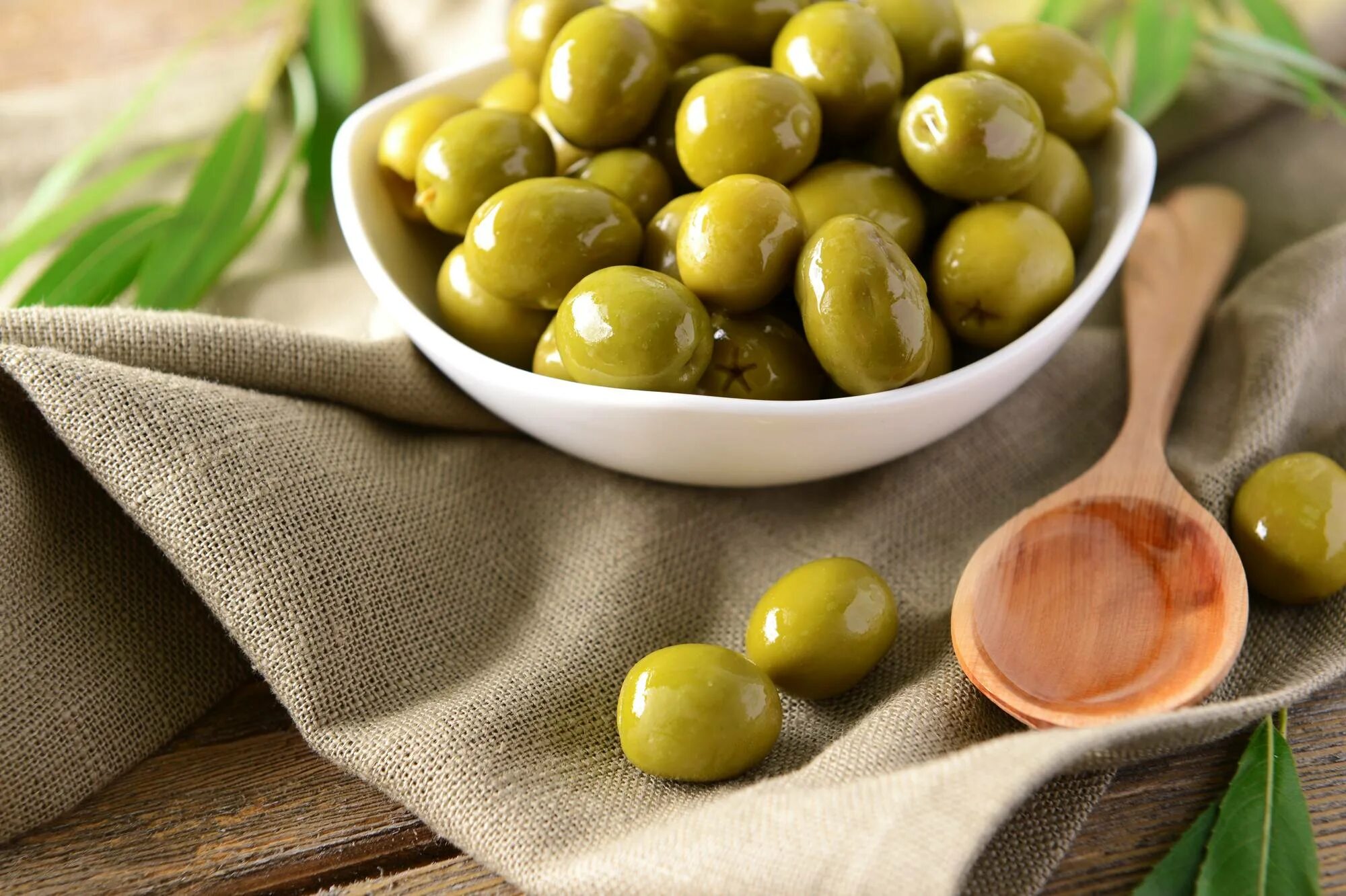 Польза косточек маслин. Оливки Ночеллара. La Explanada оливки. Греческая олива. Греческие оливки.