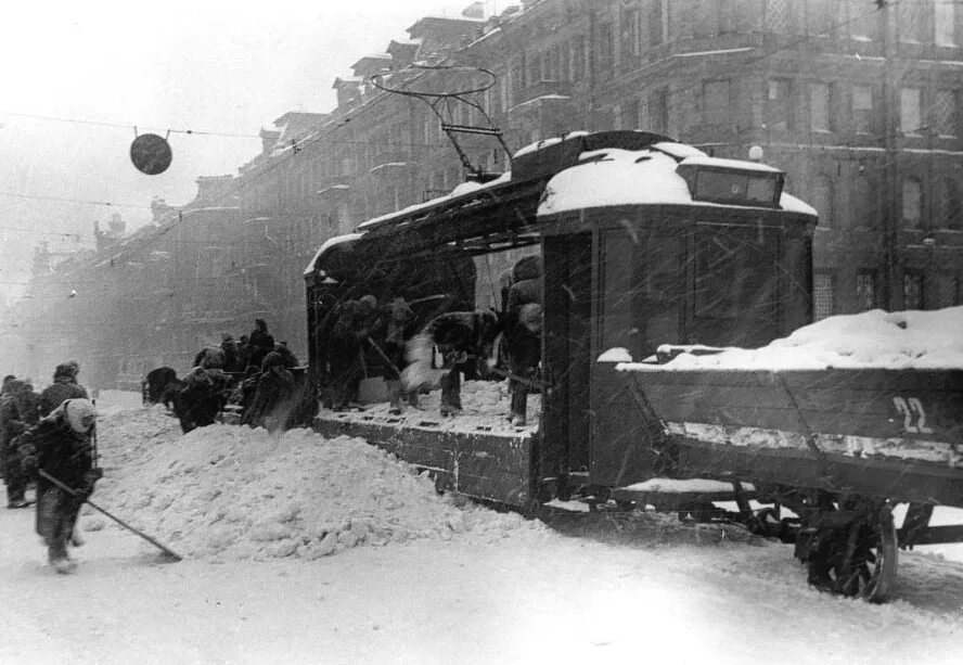 Лето 1941 ленинград блокада. Блокада ленинграда невский проспект. Блокадный ленинград 1942 год. Блокадный. Блокадный.