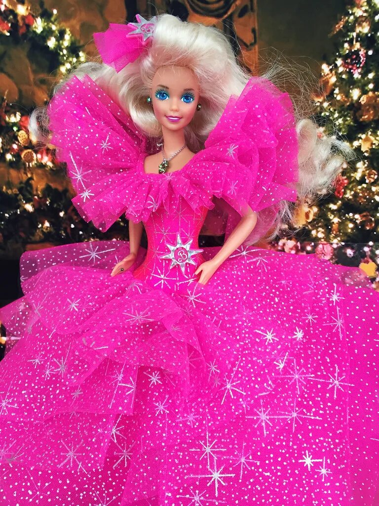 Барби holiday. Барби Хэппи Холидей 1990. Кукла Барби Холидей 1990. Кукла Барби Холидей 2017. Кукла Барби 90 Холидей.