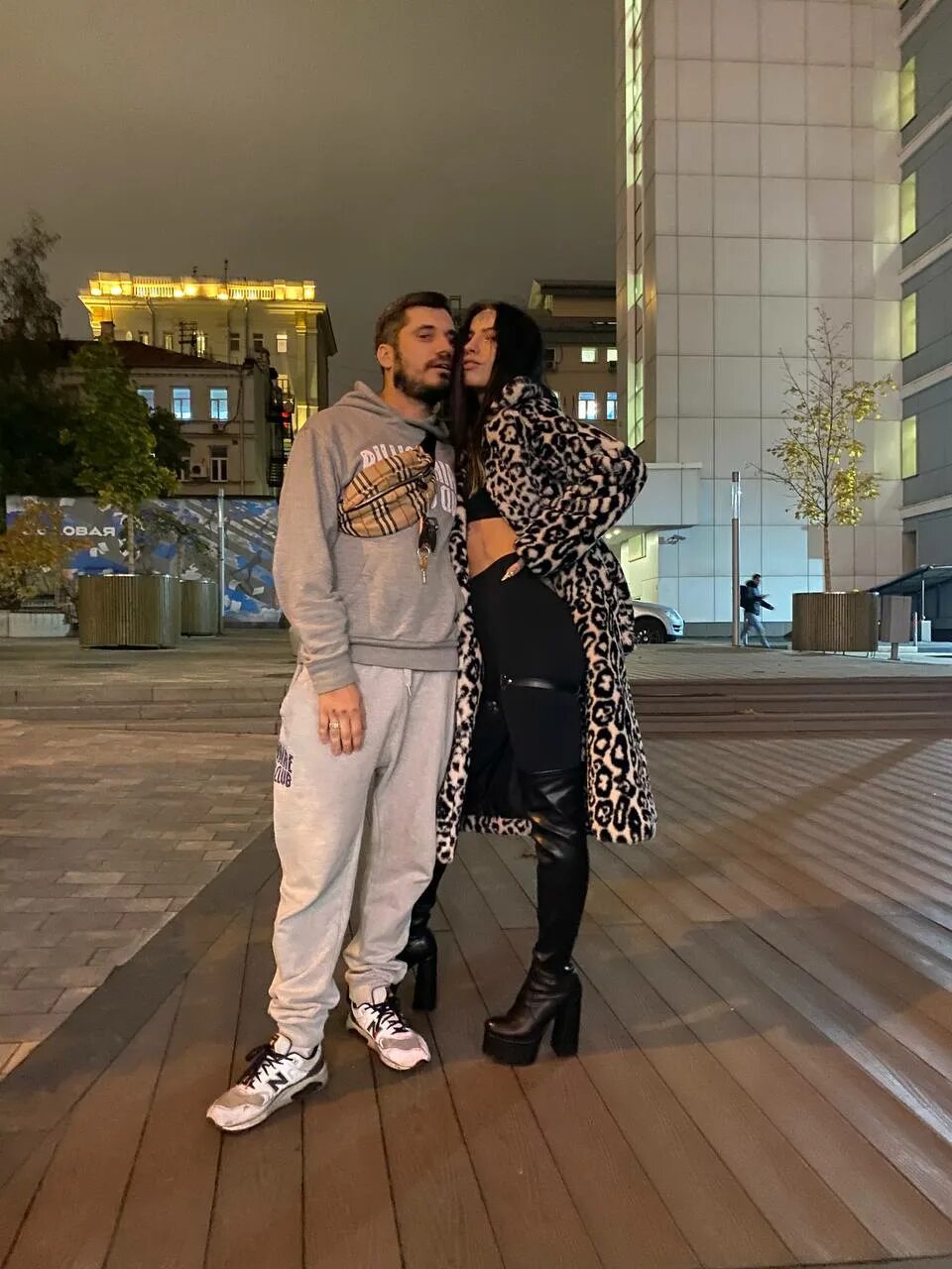 Первая жена паши техника. Жена Паши техника. Фотографии Паши техника с женой. Подруга Паши техника.