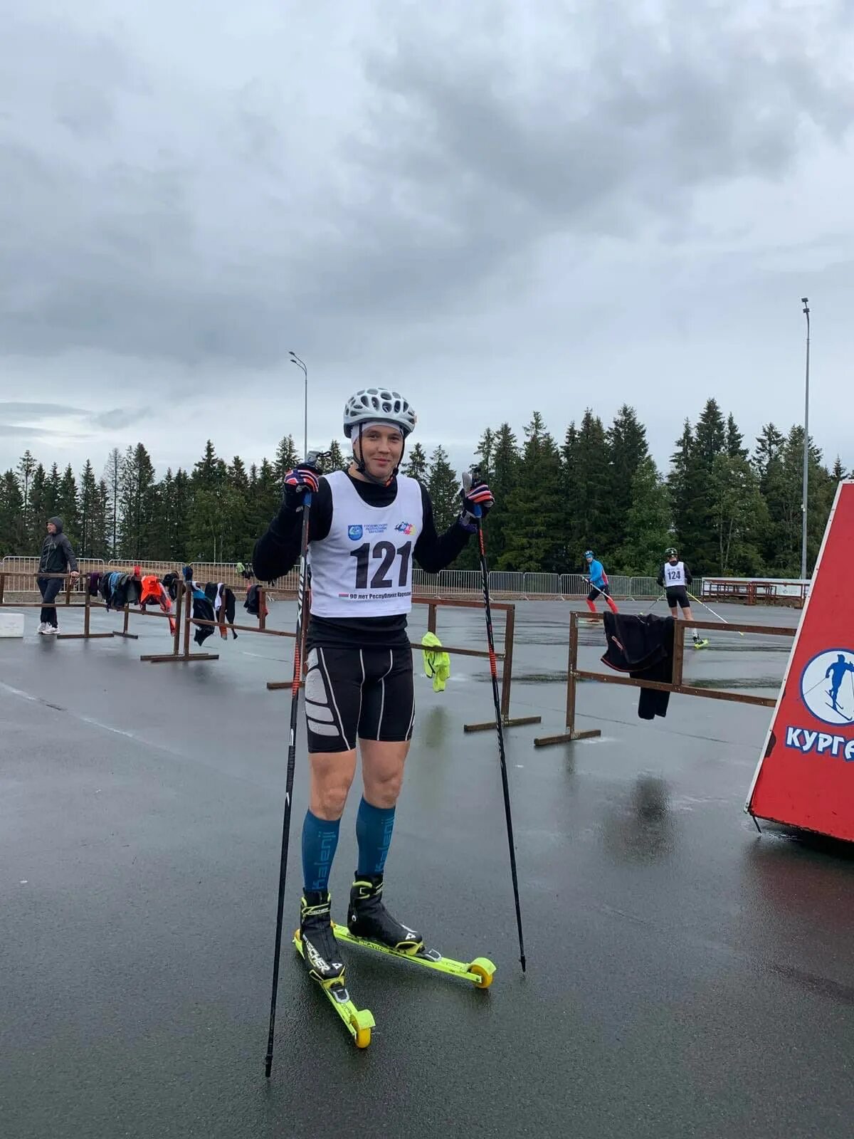 Спорт костомукше. Павел Лосев лыжероллеры. Дмитрий Каракозов лыжероллеры. Лукашенко на лыжероллерах. Соревнования по лыжероллерам юноши.