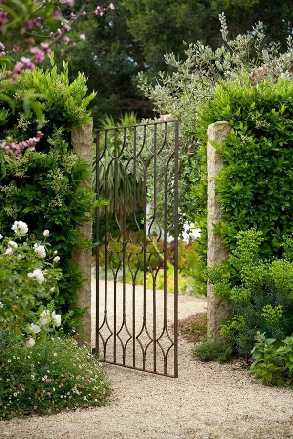 the garden Jardin violet, Portail jardin, Jardin de la lune