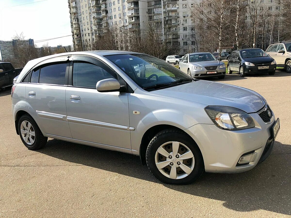 Купить киа рио 2009. Kia Rio 2009. Kia Rio 2009 1.4 серебристая. Киа Рио 2009 седан. Kia Rio 2009 1.4.