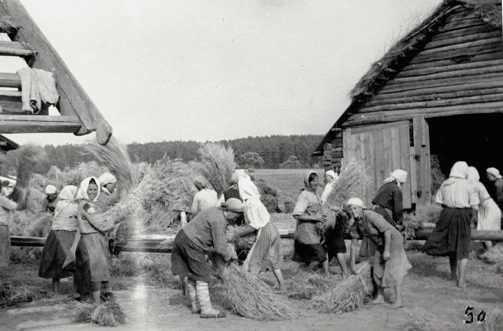 Жизнь в деревне до войны 1941 года. Советская деревня Кучеряново. Деревня в 40-е годы. Деревня в послевоенные годы СССР. Сельское хозяйство в послевоенное время