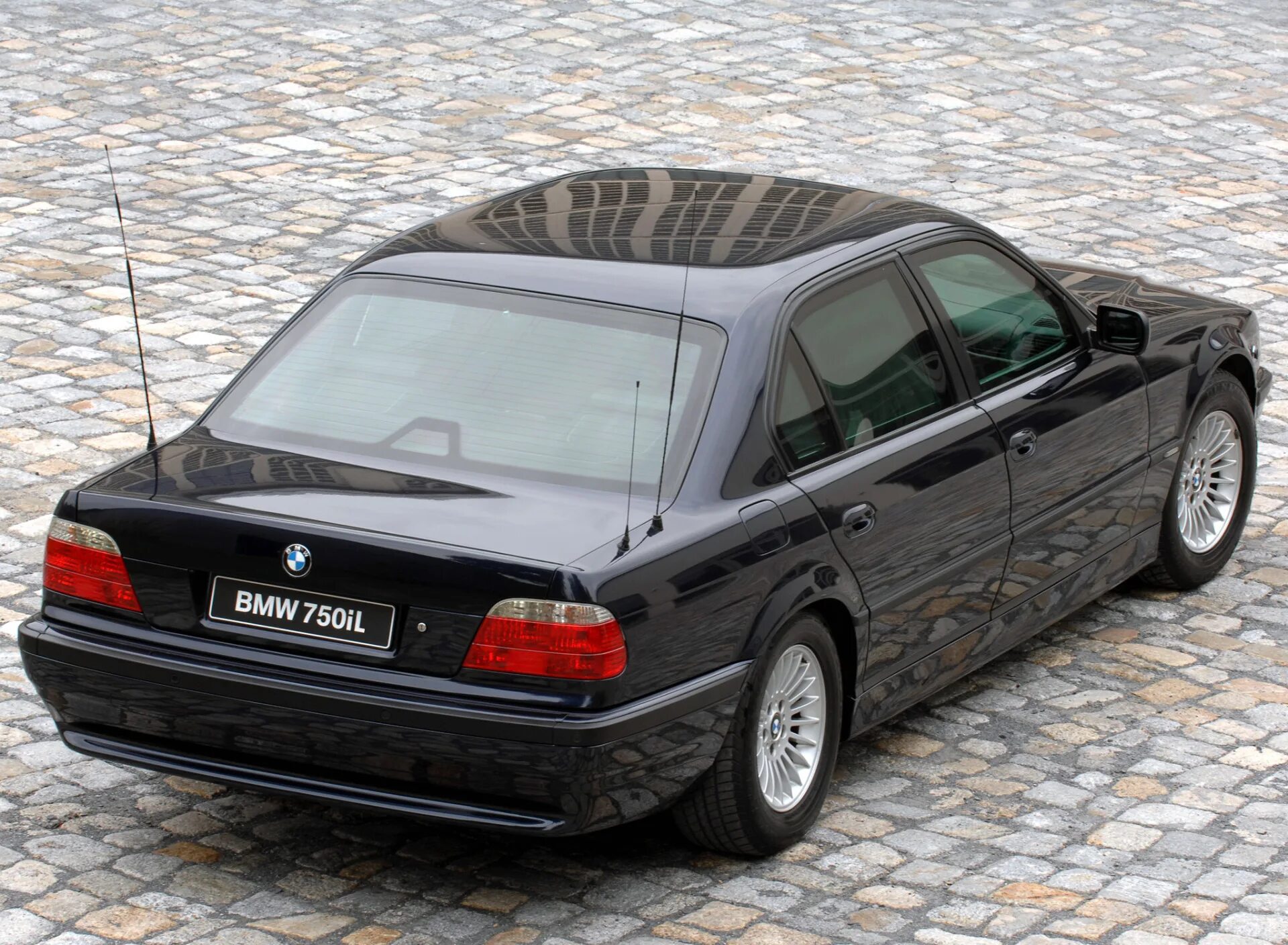 BMW 750 e38. БМВ 750il e38. BMW 7 e38 750il. БМВ е38 750 il.