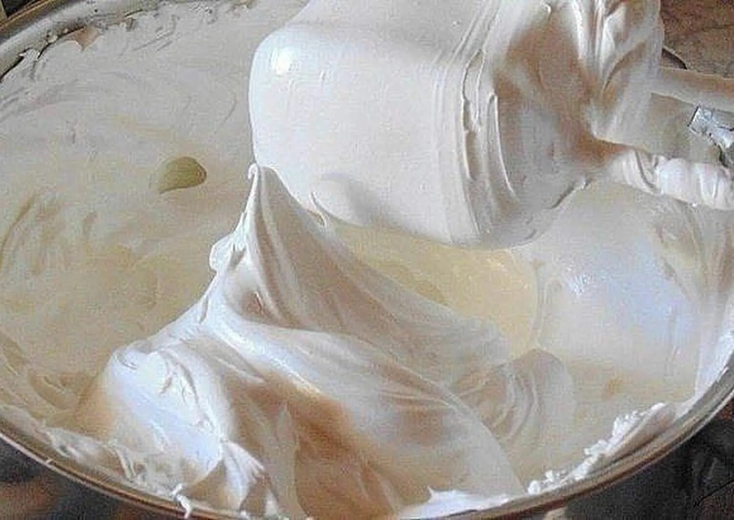 Классический белковый крем. Крем для торта. Воздушный крем для торта. Сливочный крем для торта. Самый вкусный крем.