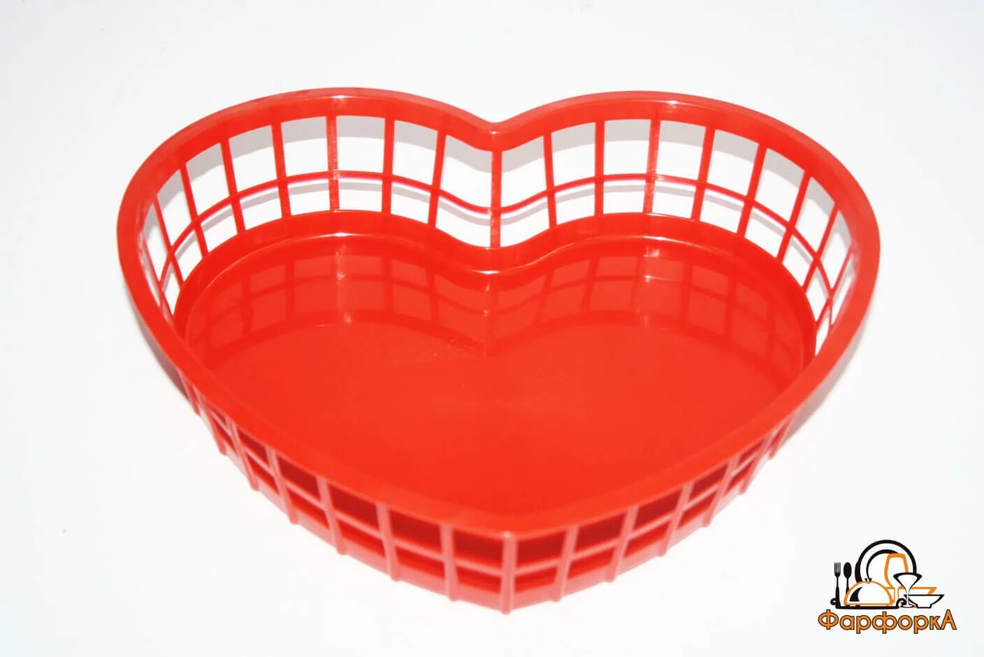 Корзинка с сердечками. Красная вязаная корзинка. Корзина с сердечками. Корзинка сердечко. Корзина с сердечками.