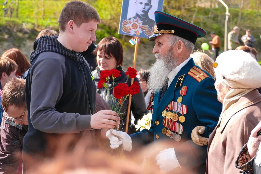 Празднование дня Победы. Традиции празднования дня Победы. Празднование дня Победы девятого мая.. Фото празднования 9 мая.