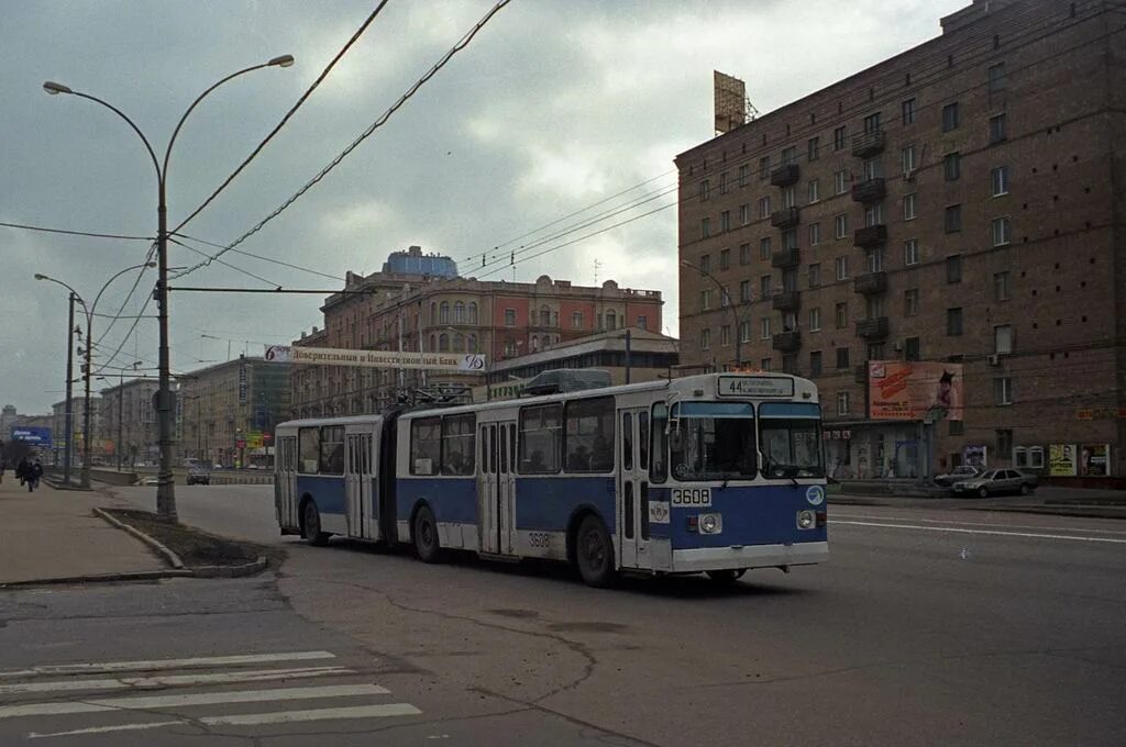 ЗИУ 683 Москва. Москва 2000. Москва в 2000-е. Кутузовский проспект 2000 год.