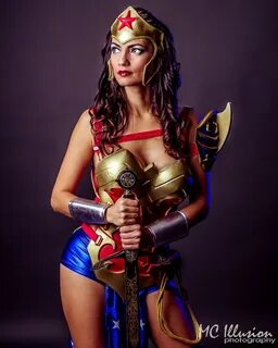 Artemis cosplay wonder woman