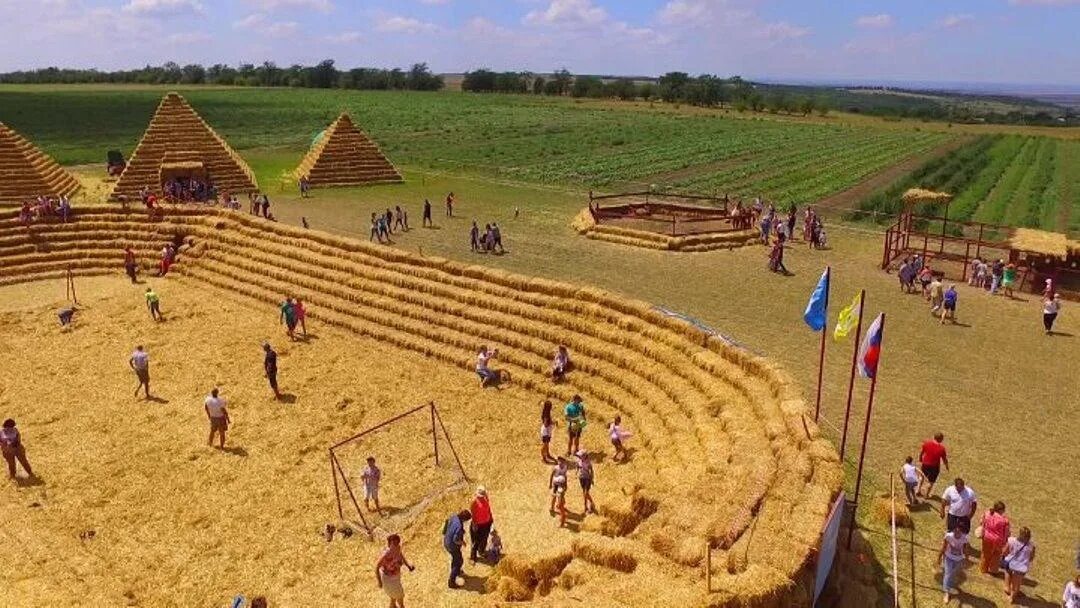 Ставропольская бахча. Бахча пономаревых ставропольский край. Ставропольская бахча. Усадьба пономаревых ставропольский край. Ставропольская бахча.