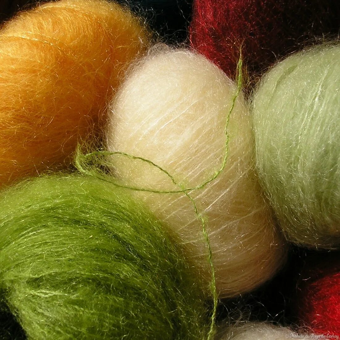 мохер нить. мохеровая пряжа для вязания. пряжа для вязания мохер.