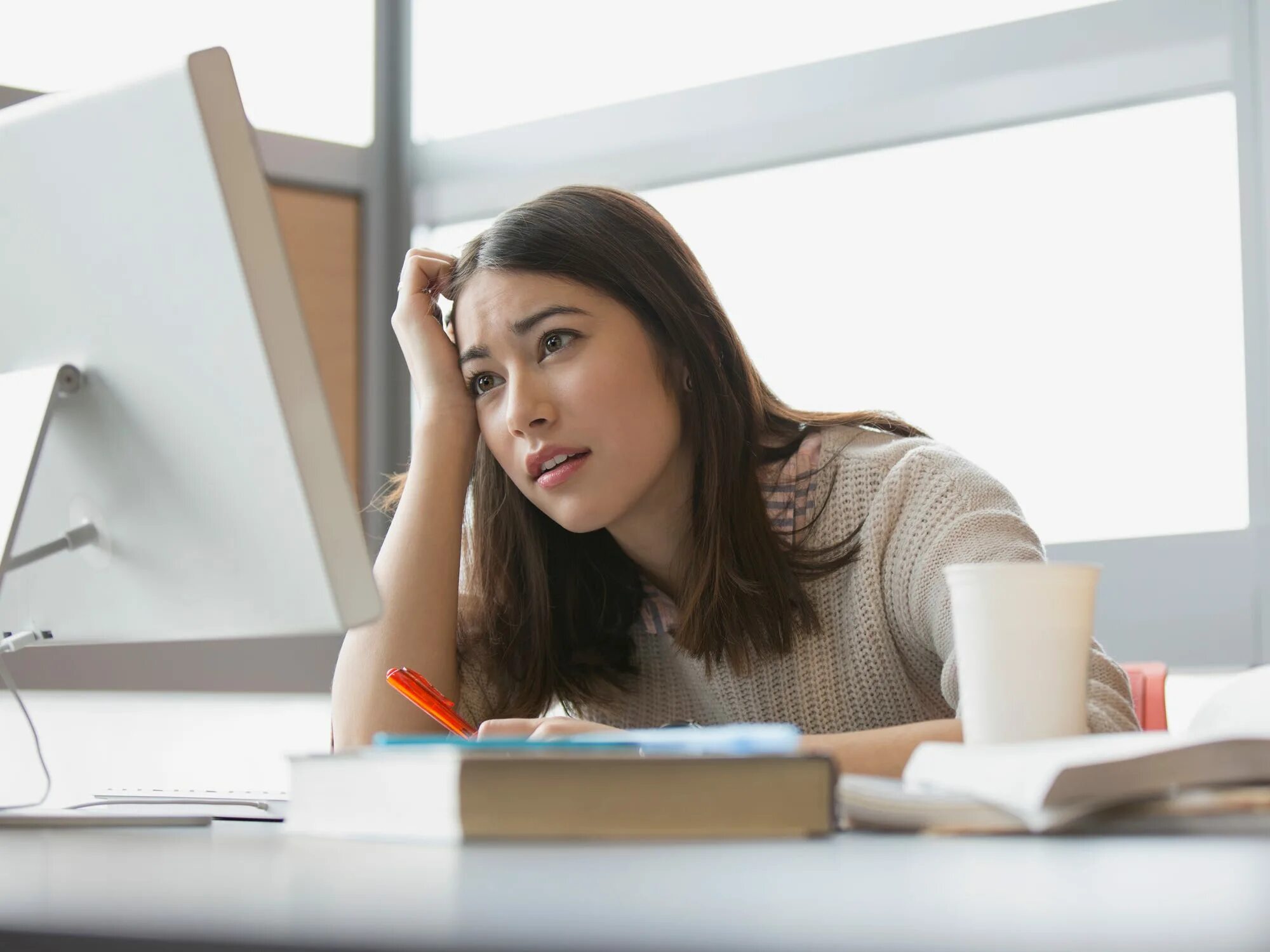 Stressed student. Стресс у студентов. Students working stress. Пишет статью комп. Generously.