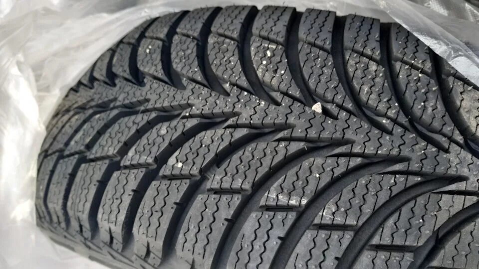 Goodyear ULTRAGRIP Ice. Goodyear ULTRAGRIP Ice 2. Goodyear Ultra Grip Ice+. Goodyear ULTRAGRIP Ice 215/65 r16. Липучки r16 купить