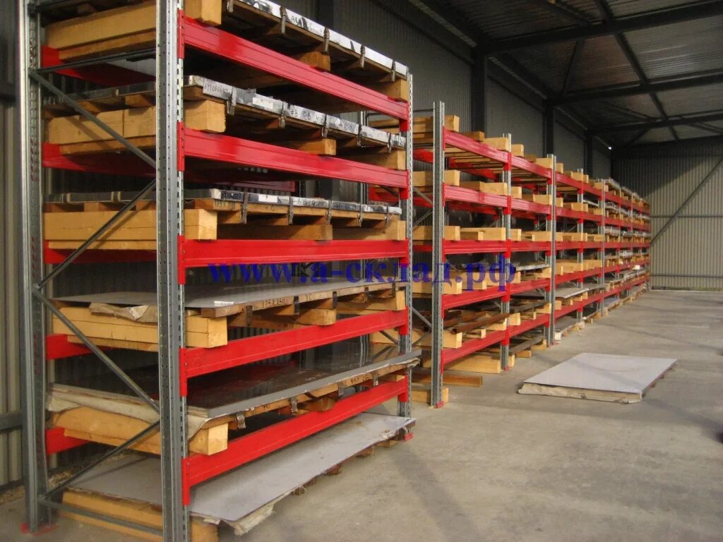 Стеллаж для листового металла горизонтальные. Стеллажи для склада. Стеллаж для металлопроката. Складской стеллажный комплекс (система r 4000). Металл хранение предприятия.