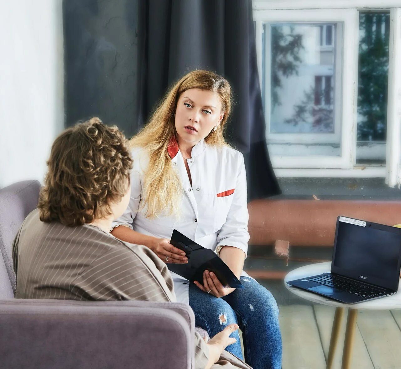 обсудить родителями фото. благотворительный фонд дальше. фонд дальше. защита материнства детства и семьи. фонд помощи женщинам vmesteplus.