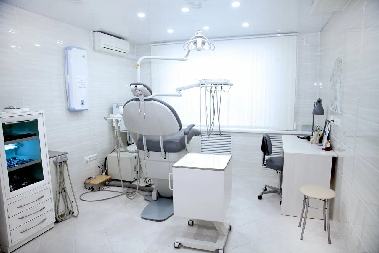 кочетова 2 великий новгород стоматология. пять звезд стоматология великий новгород большая московская. девушка с микроскопом фото. стоматологическая поликлиника, великий новгород. новдента юниор великий новгород.