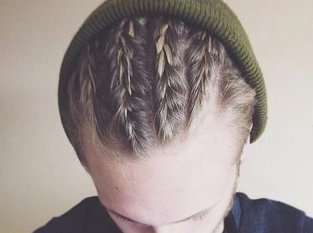 переход головы. прическа с выстриженными линиями. стрижка фейд (fade). этапы мужской стрижки. зоны стрижки волос мужчина.